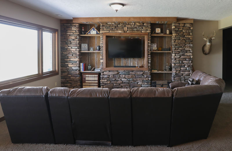 34. Family Room.jpg